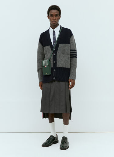 4-바 크로스바디 폰 홀더 Thom Browne 4-바 크로스바디 폰 홀더 그린 thb0154008