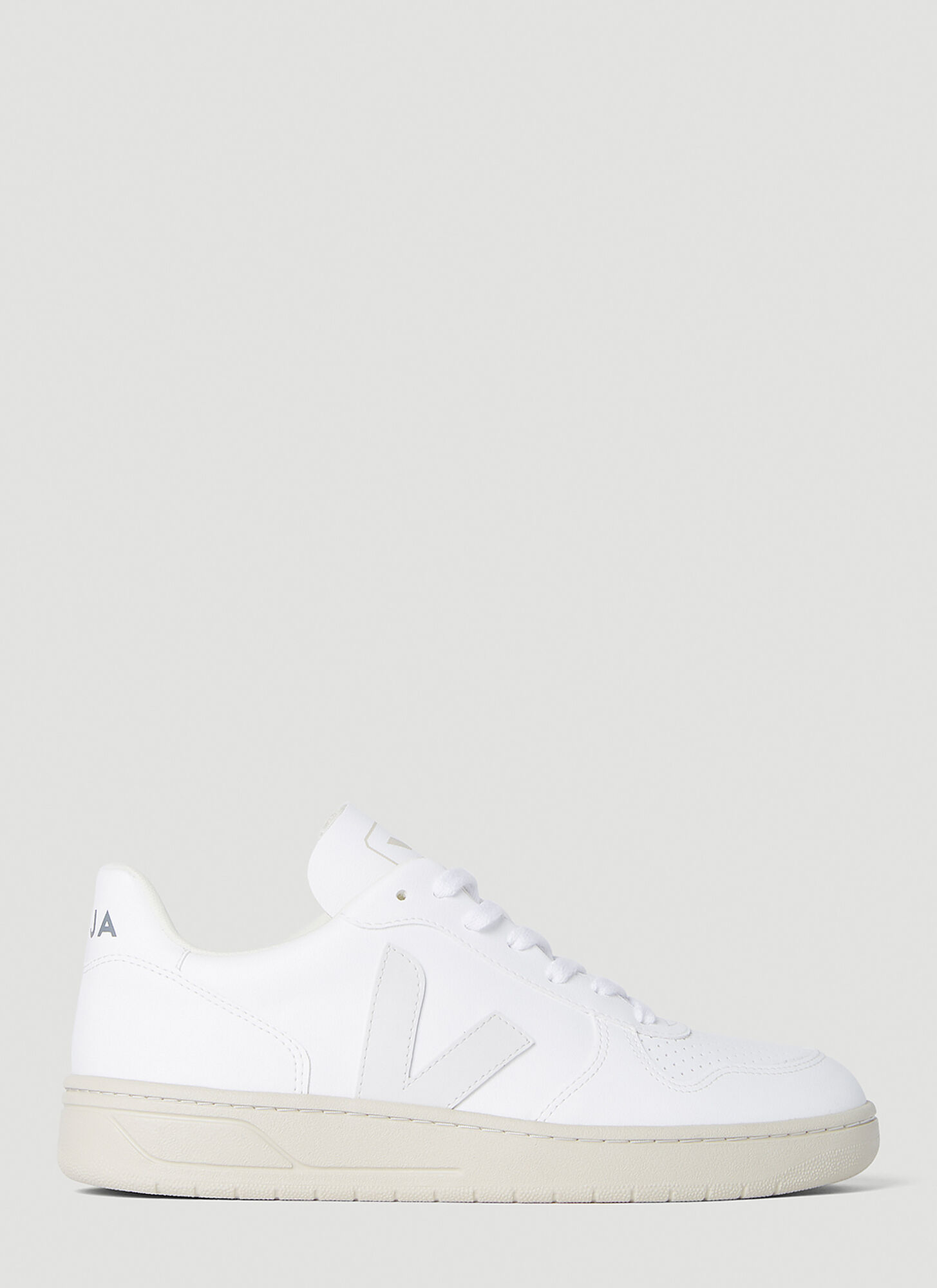 Veja V-10 Cwl Sneakers In White