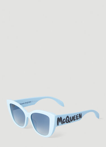 Alexander McQueen グラフィティ キャットアイサングラス ライトブルー amq0247104