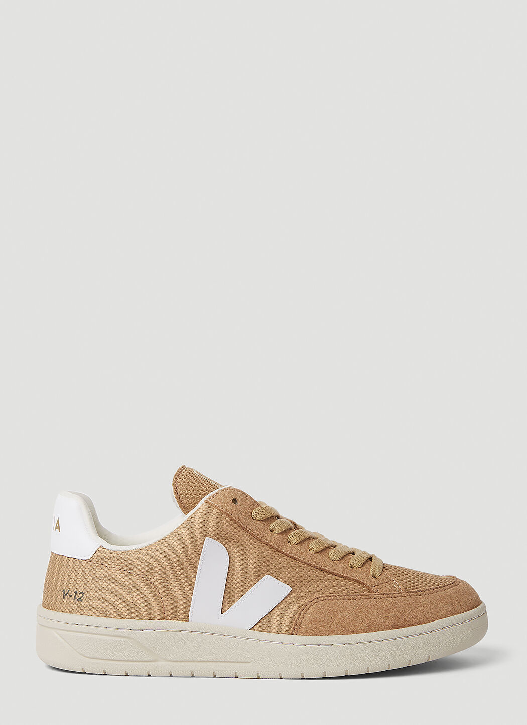 Veja sneakers best sale beige