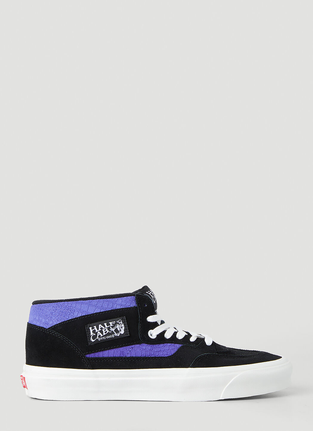 Vans UA Half Cab 33 DX Sneakers in Black LN CC