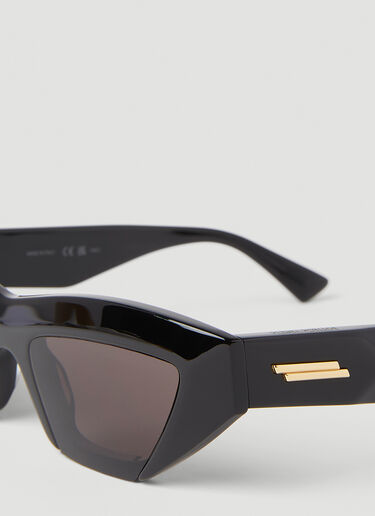 Bottega Veneta Angle 猫眼形太阳镜 黑色 bov0251136