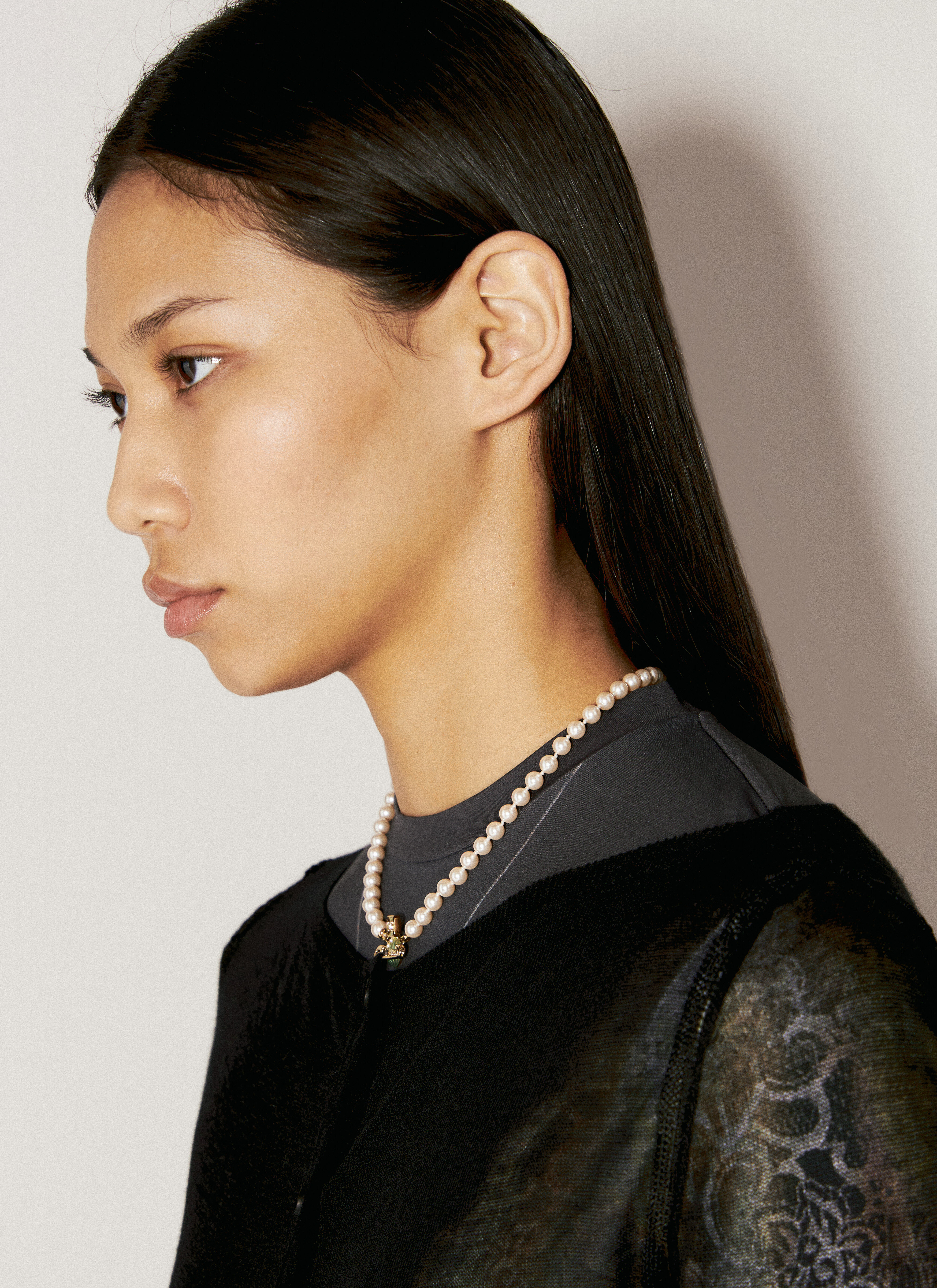 Vivienne Westwood Kitty Pear Necklace en Cream pour femme