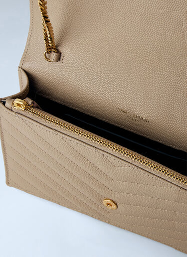 LN-CC® - Saint Laurent: Cassandre Envelope Chain Wallet In Grain De Poudre Leather - Beige Saint Laurent Cassandre Envelope Chain Wallet In Grain De Poudre Leather Beige sla0265099