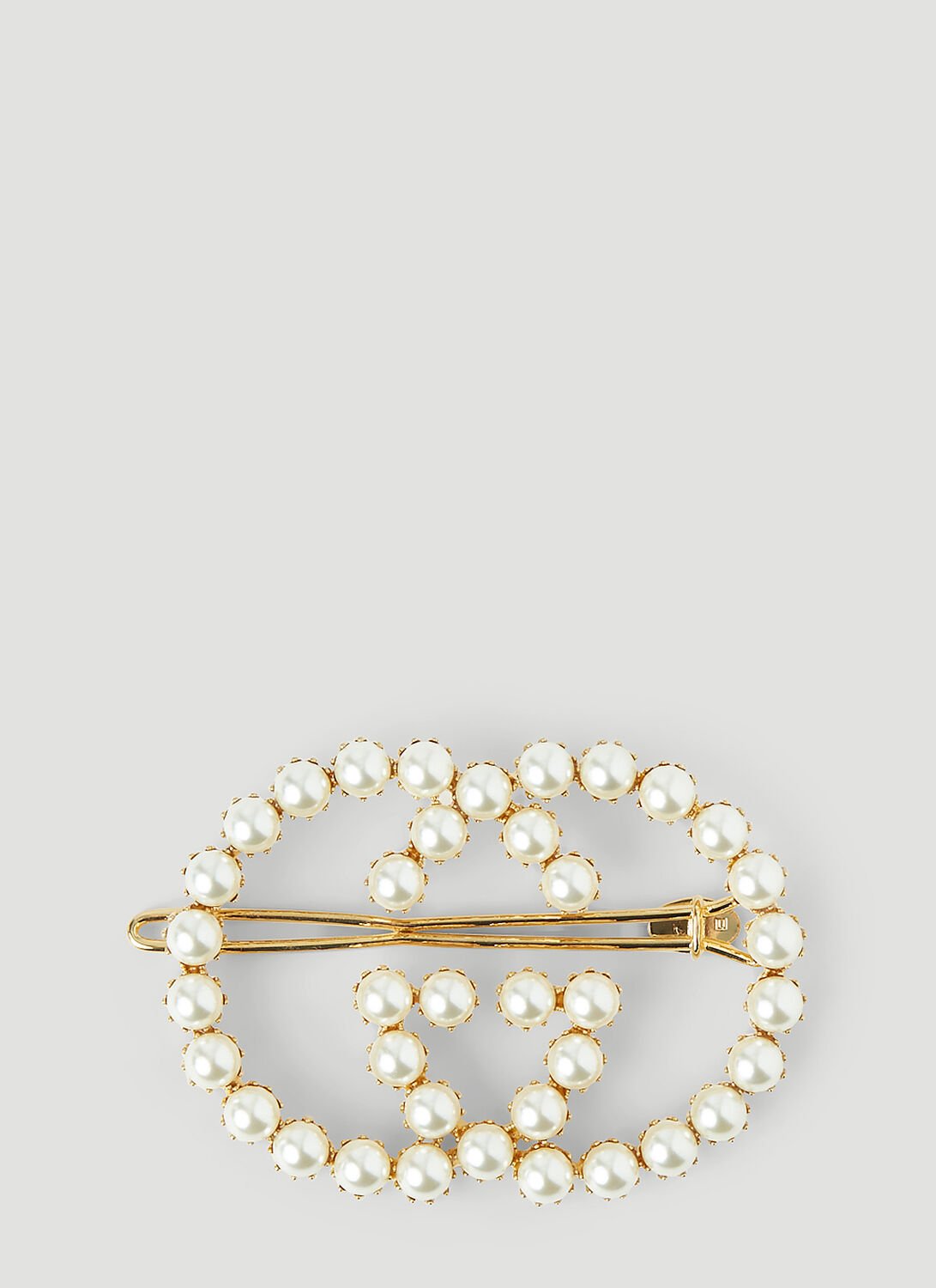 Shop Gucci Interlocking G Pearl Hair Clip In White