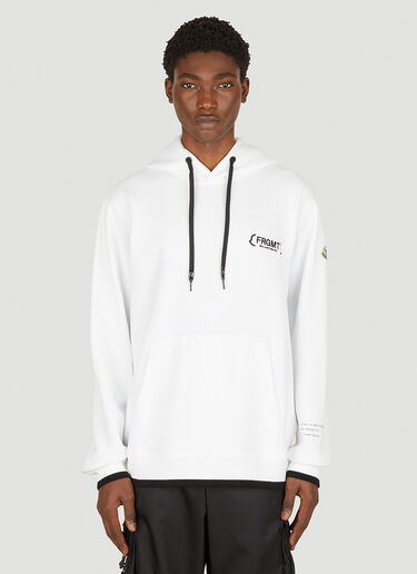 7 Moncler FRGMT Hiroshi Fujiwara 徽标刺绣连帽运动衫 白 mfr0151018