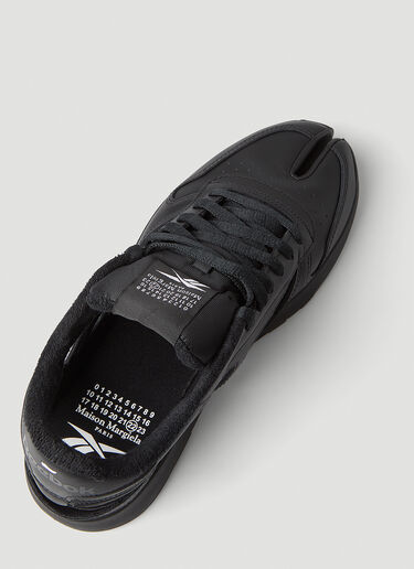 Maison Margiela x Reebok Décortiqué Tabi Classic Sneakers Black rmm0148003