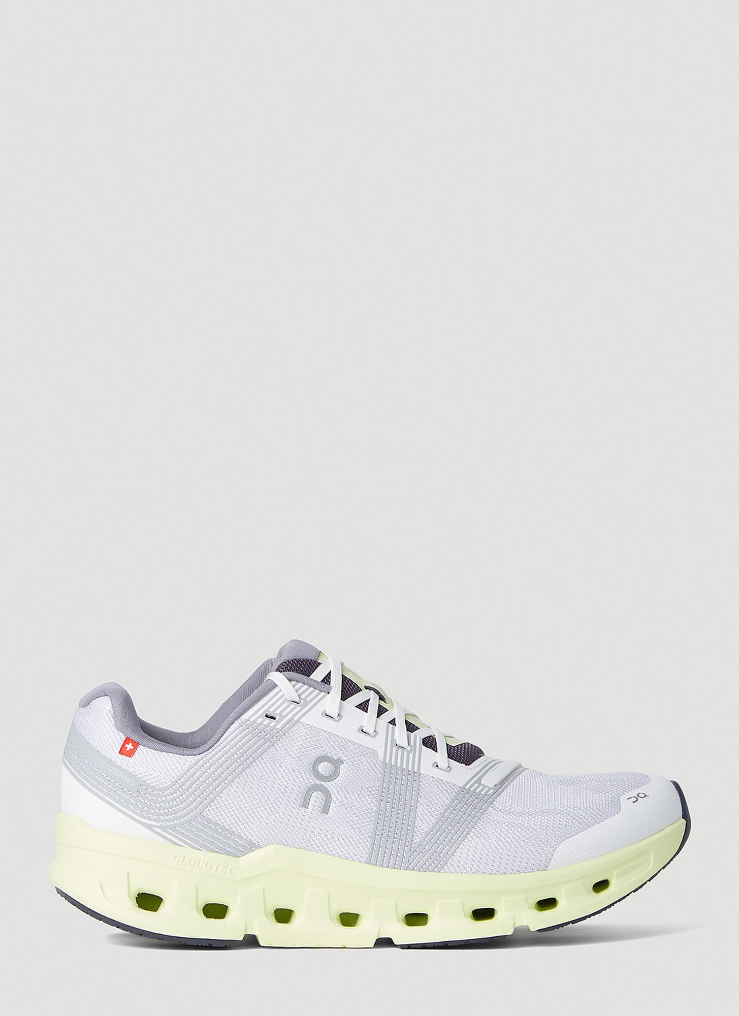 On Cloudgo Mesh Running Trainers In Light Grey