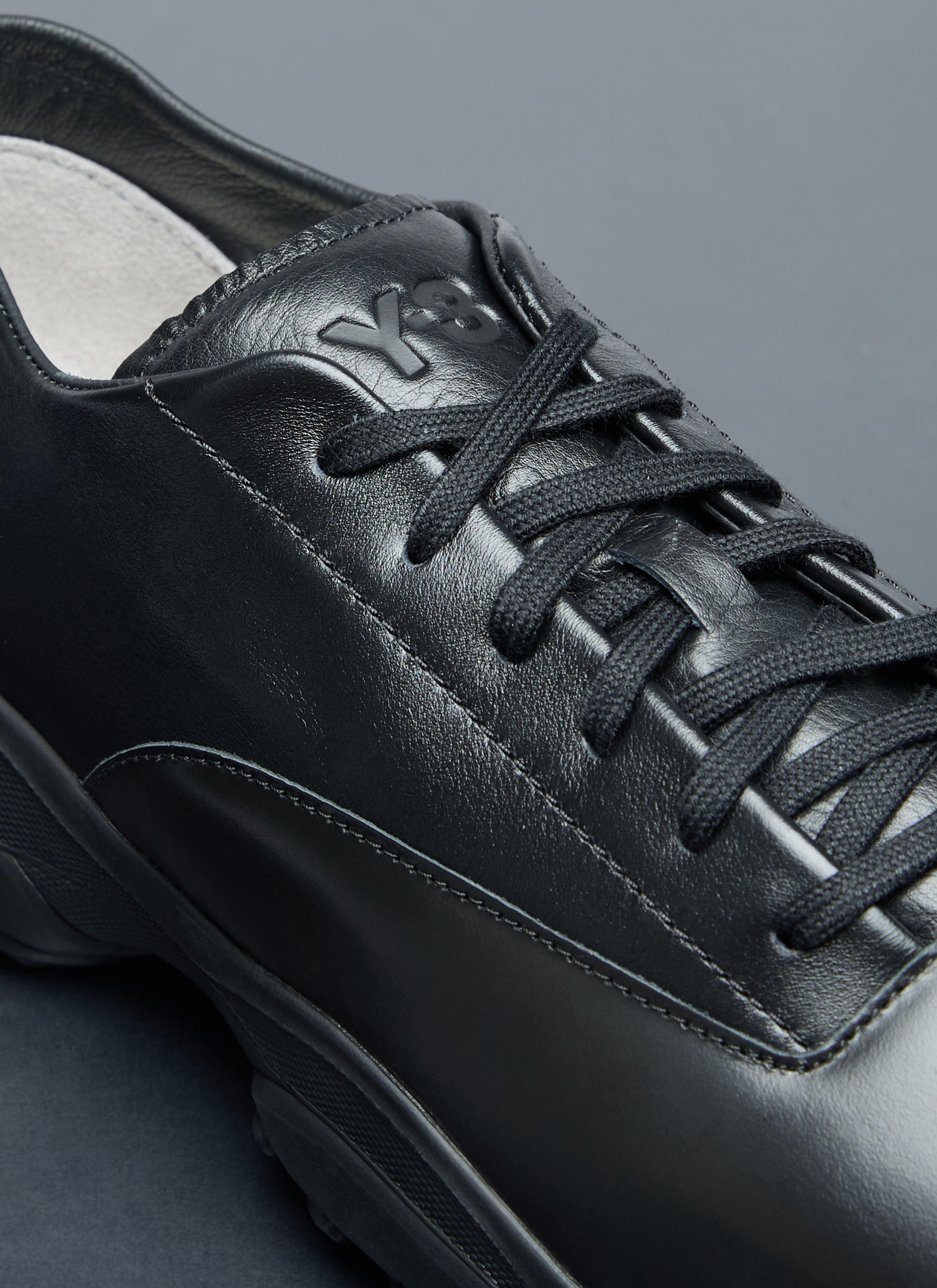 Y 3 Y 3 GSG9 Leather Sneaker en Black LN CC