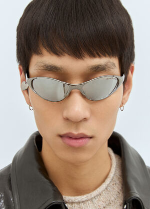 Prada Metal Frame Charm Sunglasses Black lpr0157007