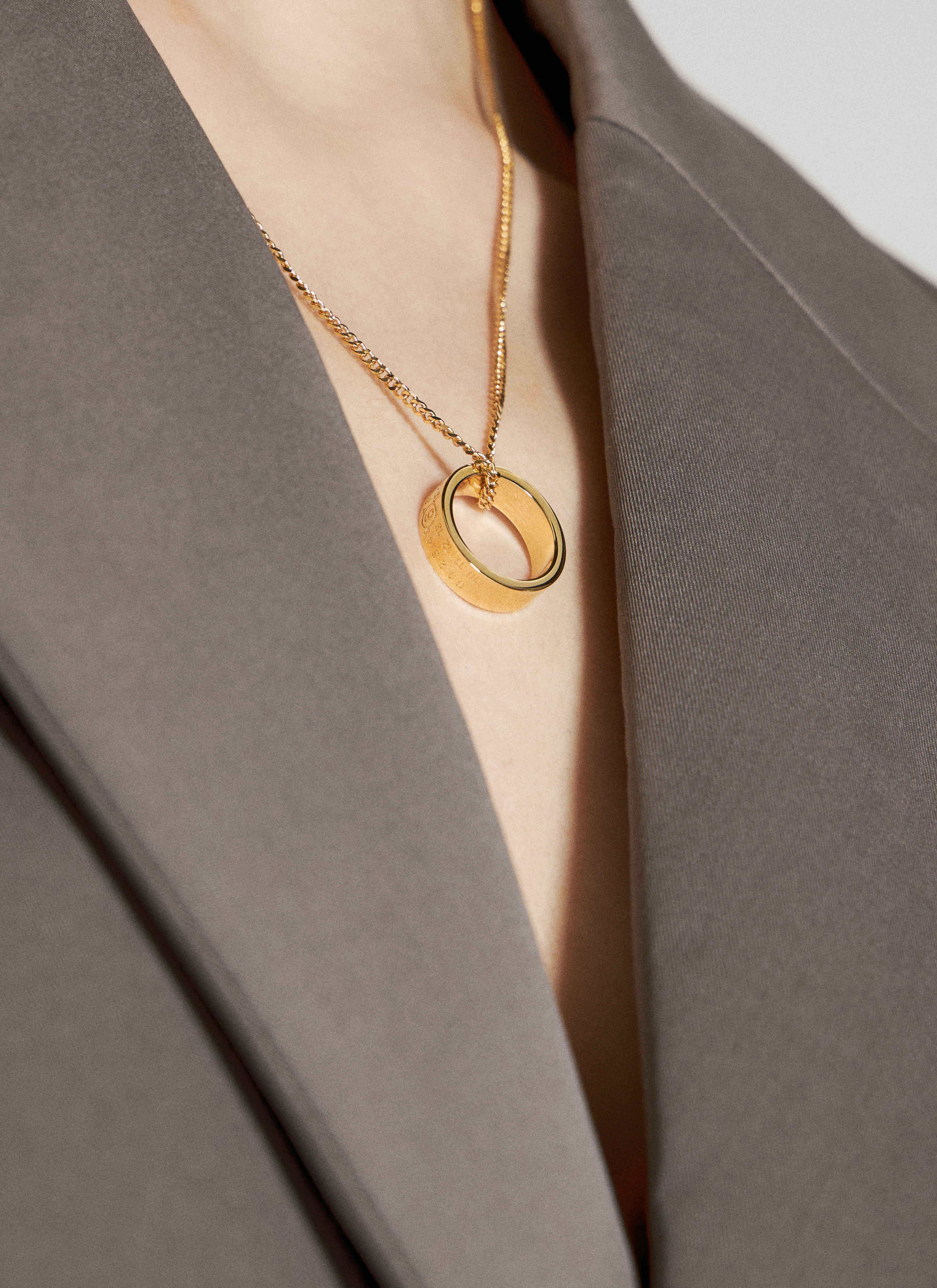 Gucci Numerical Minimal Signature Pendant Ring Necklace Gold guc0255102