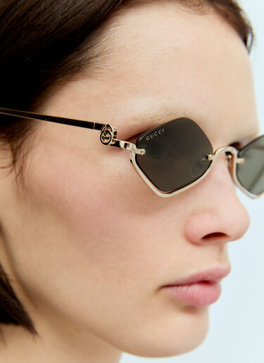 Gucci Geometric Frame Sunglasses Gold gus0256002