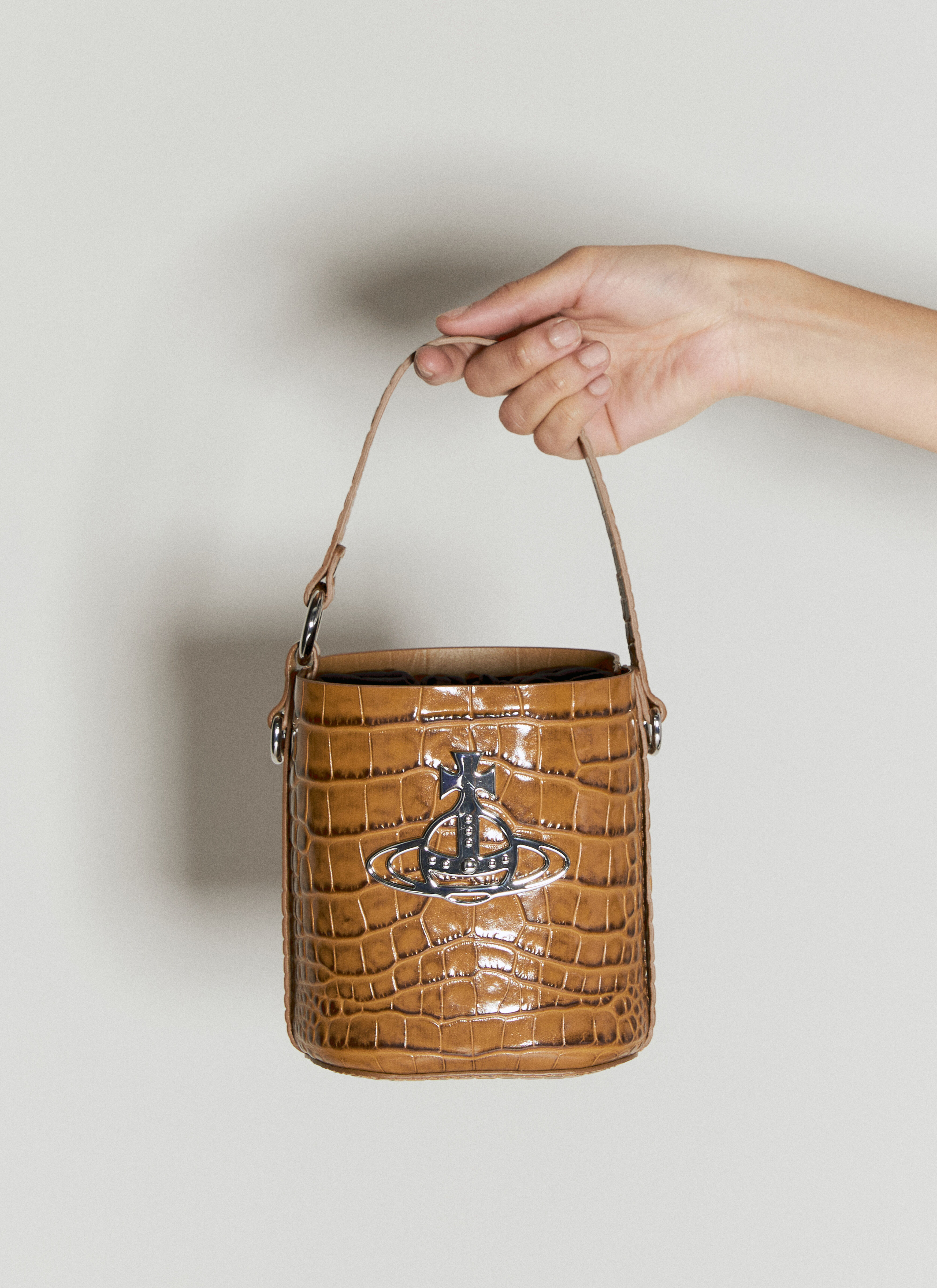 【Vivienne Westwood】デイジー ミニバケットバッグ Vivienne Westwood Women's' Daisy Small Bucket Bag in Brown | LN-CC®