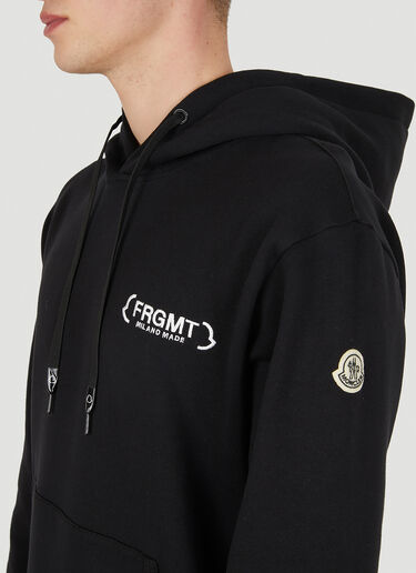 7 Moncler FRGMT Hiroshi Fujiwara 로고 자수 후드 스웨트셔츠 Black mfr0351004