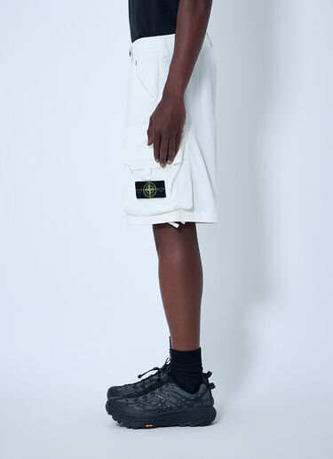 Stone Island Cargo Shorts with Flap Pockets Ivory sto0164095