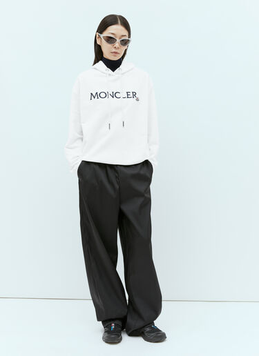 Moncler Logo Embroidery Hooded Sweatshirt White mon0255034