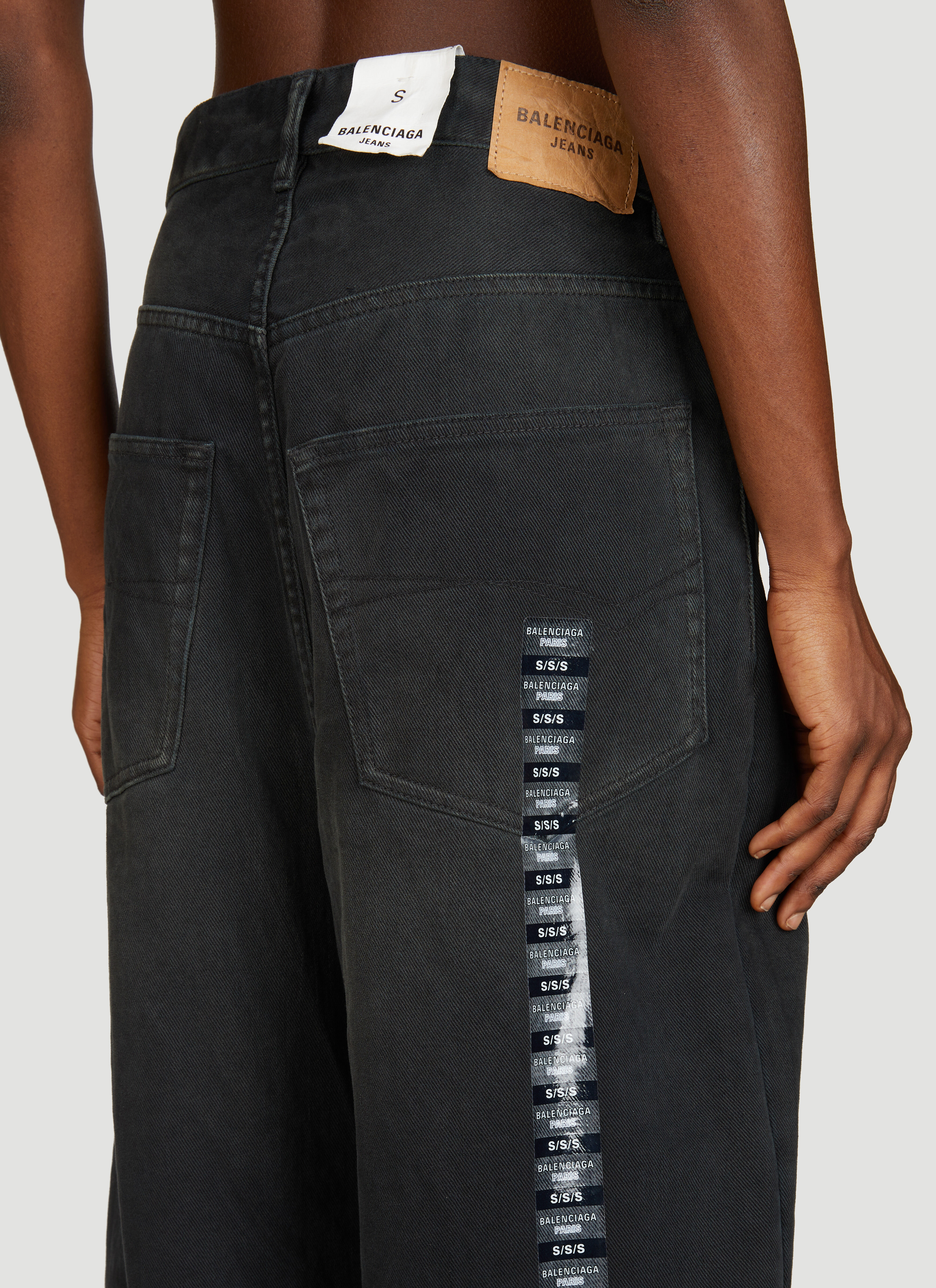 Balenciaga Sticker Baggy Jeans en Black pour femme | LN-CC®