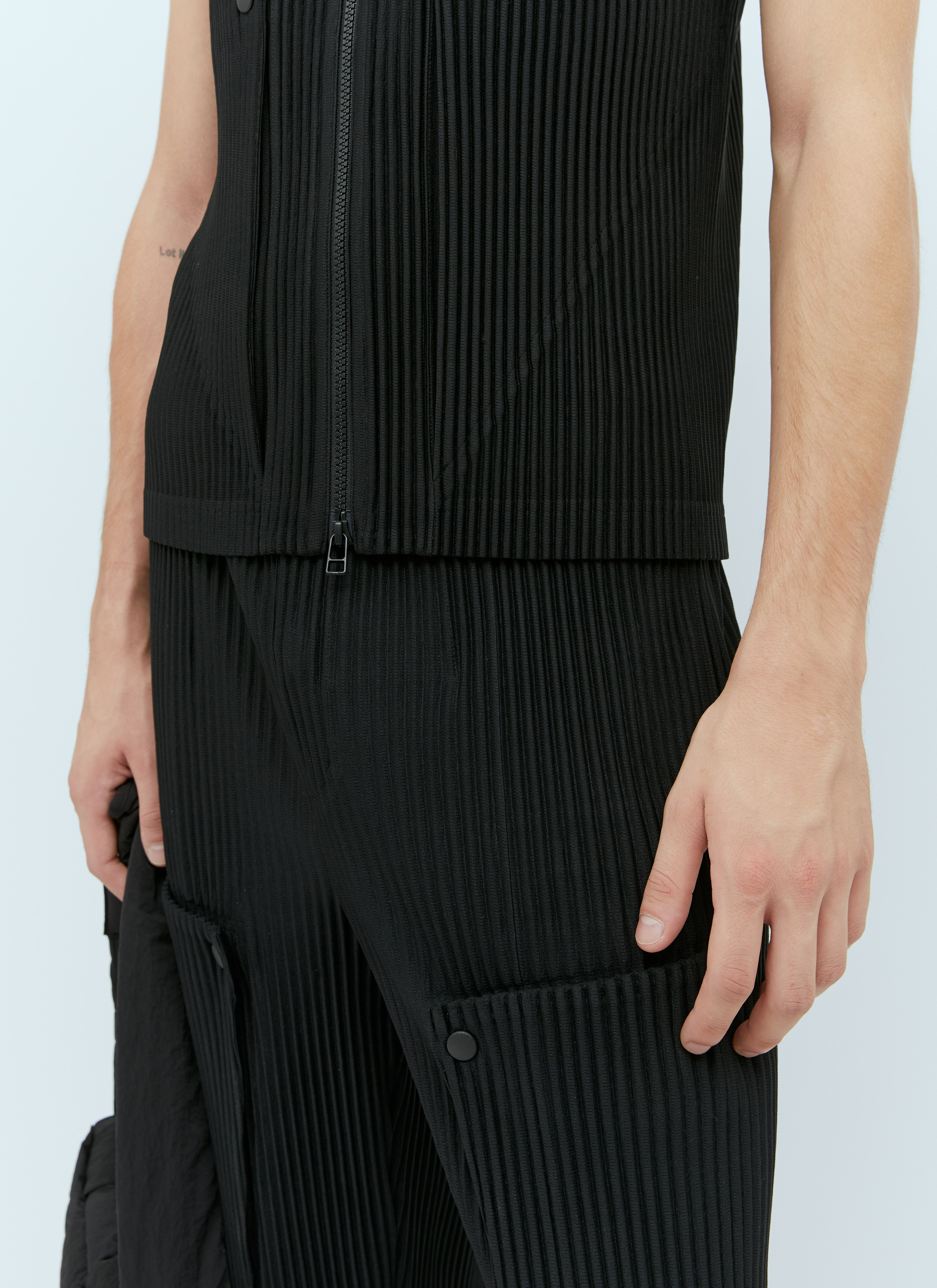 Homme Plissé Issey Miyake Men's' Unfold Panel Construction Vest in Black |  LN-CC®