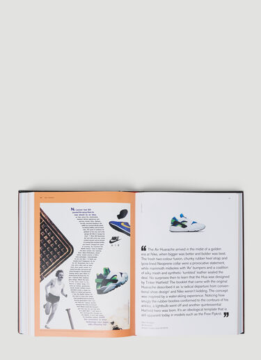 Phaidon Soled Out: The Golden Age of Sneaker Advertising Black phd0553007