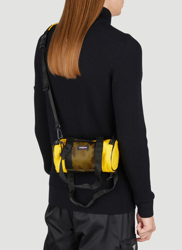 スモール ダッフル クロスボディバッグ Eastpak x Telfar スモール ダッフル クロスボディバッグ イエロー est0353016