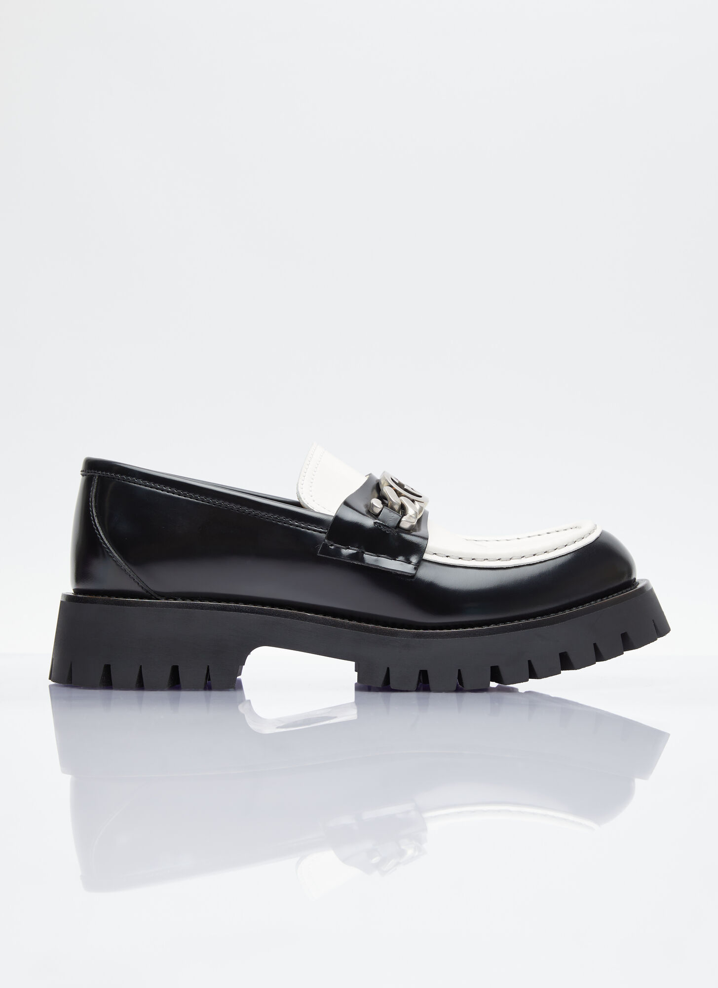 Shop Gucci Interlocking G Chain Leather Loafers In Black
