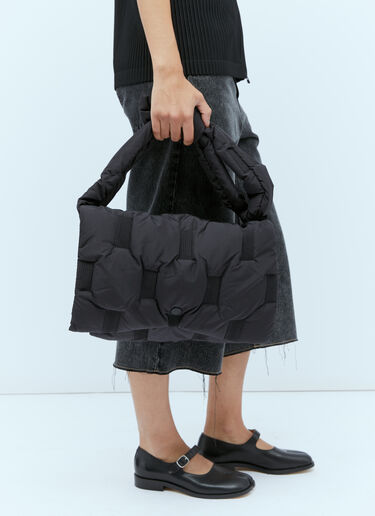 Issey Miyake 스퀘어 쿠션 숄더백 블랙 ism0254008