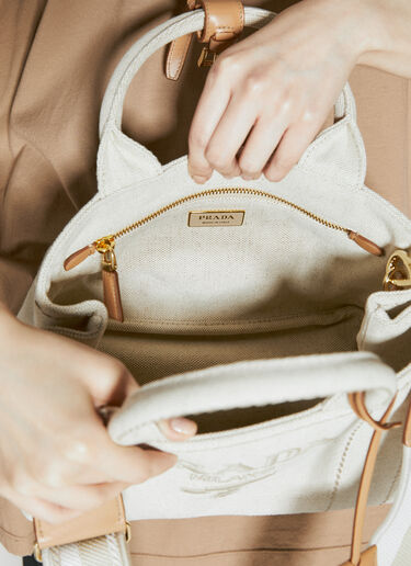 Prada 徽标刺绣帆布手提包 米色 pra0256031