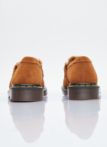 Dr. Martens 아드리안 스내플 헤어리 스웨이드 로퍼 베이지 drm0354014