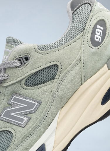 LN-CC® - New Balance: Made in UK 991v2 Sneakers - Green New Balance Made in UK 991v2 Sneakers Green new0364008