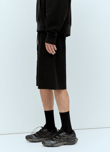 Moncler レイズドロゴ ドローストリングショートパンツ ブラック mon0156017
