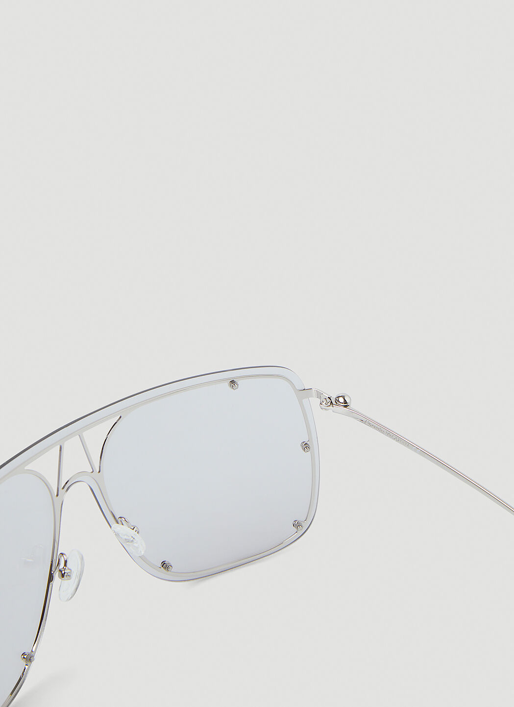 Alexander mcqueen oversized sales sunglasses