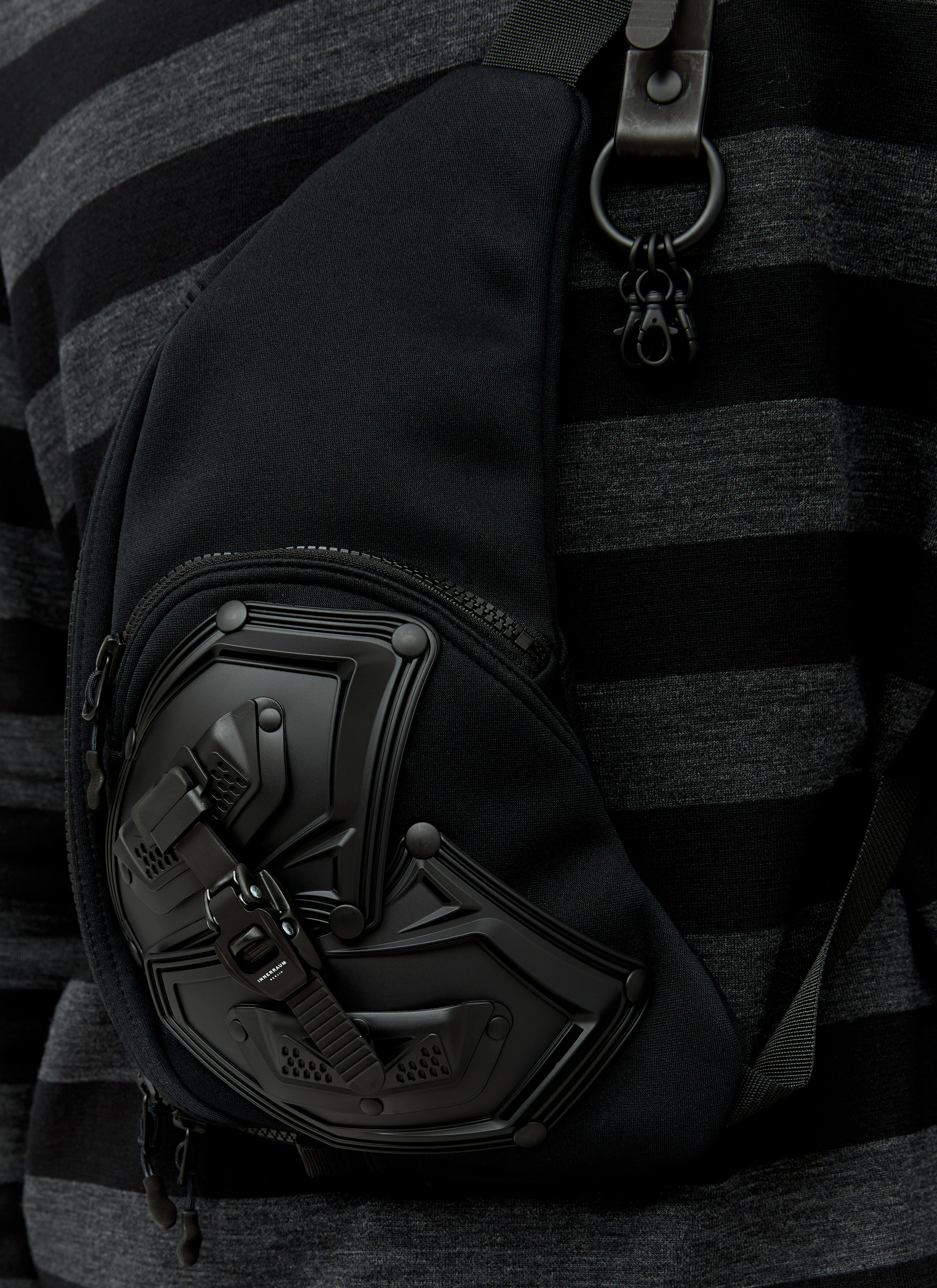 Junya Watanabe Acces Crossbody Bag en Black pour homme | LN-CC®