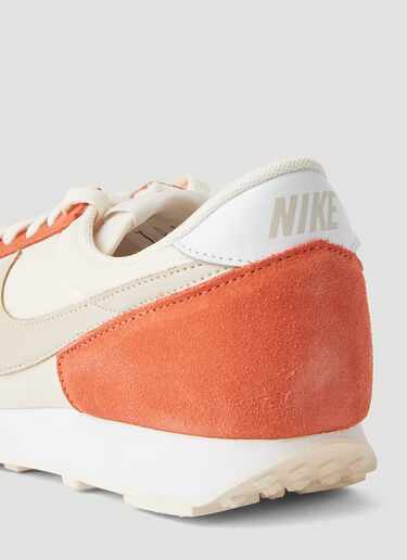 Nike Daybreak Sneakers Beige nik0246046