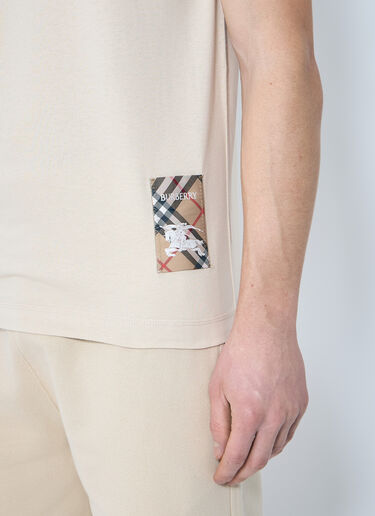 Burberry Logo Patch T-Shirt Beige bur0159006