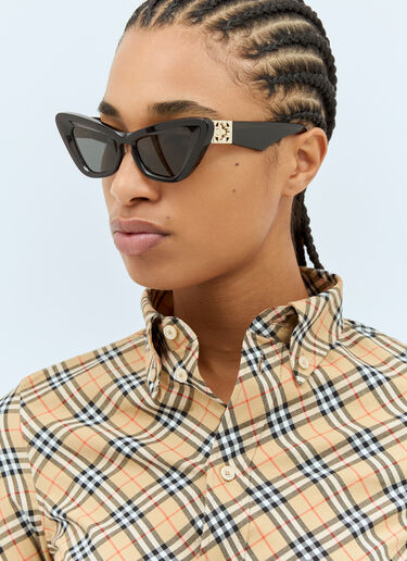 Burberry キャットアイサングラス ブラック lxb0257003
