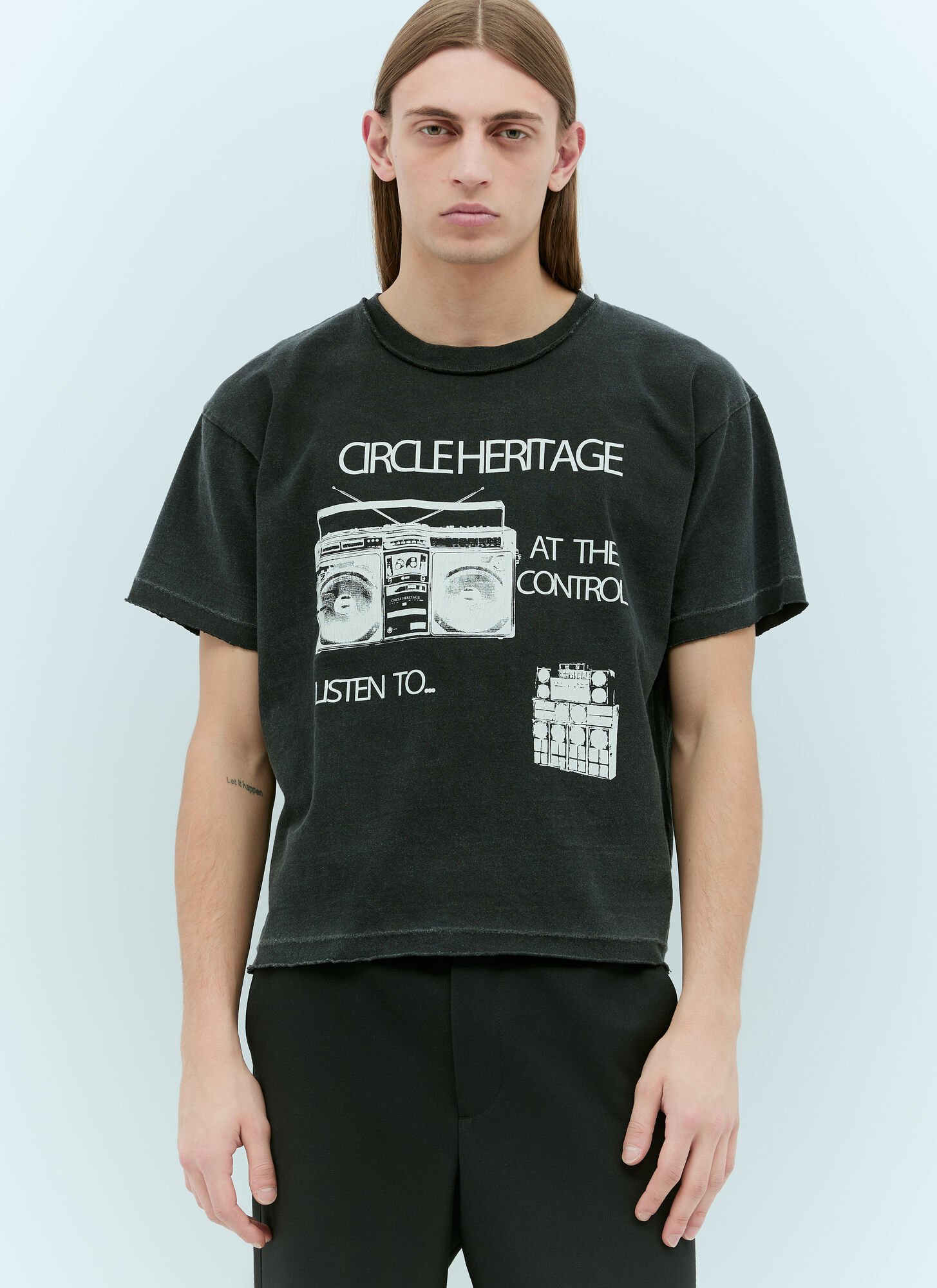 Circle Heritage Boombox T-shirt In Black