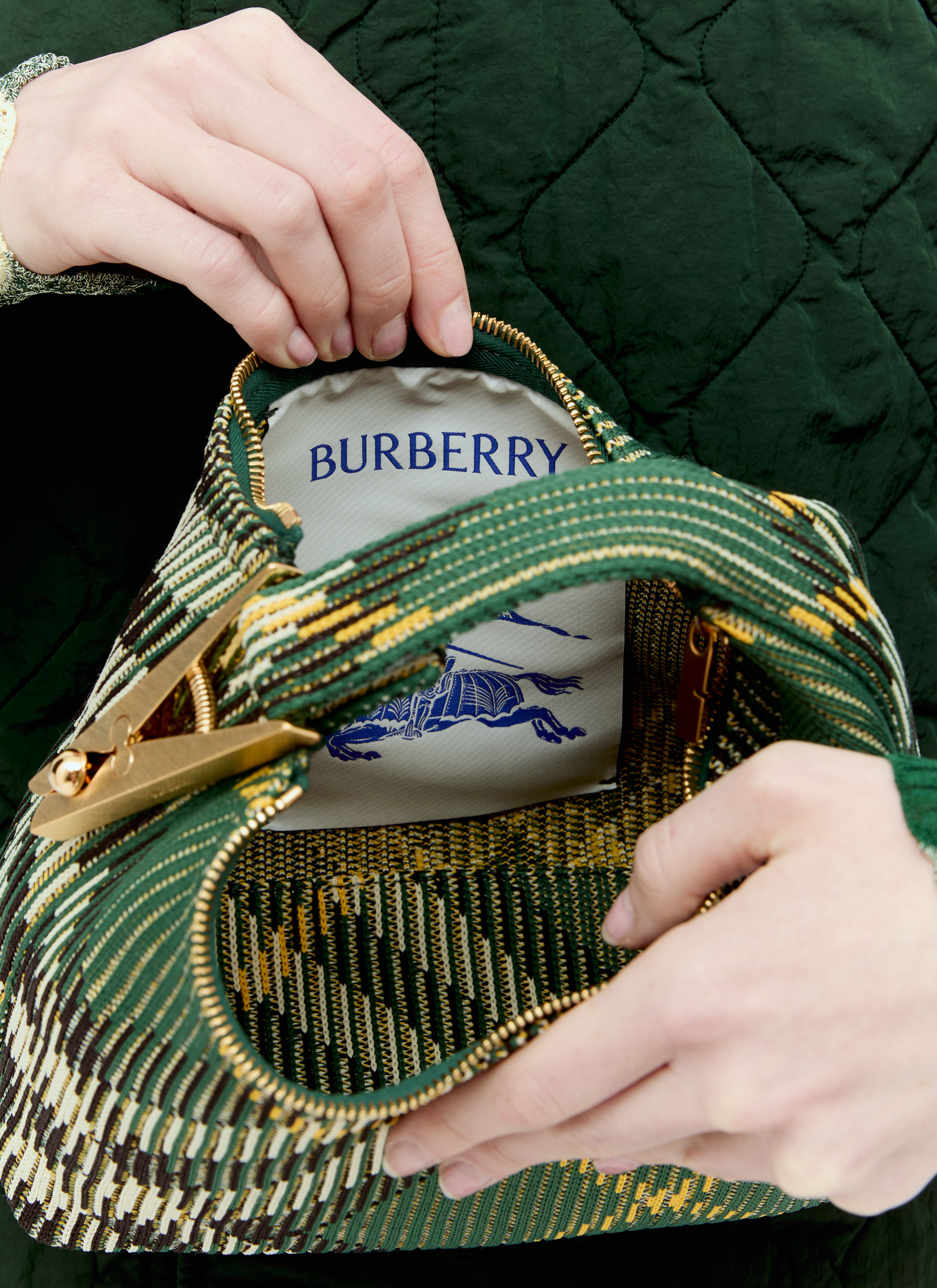 Burberry 女士 迷你衣夹粗呢手提包 在 绿色 | LN-CC®