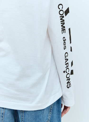 Comme Des Garçons PLAY 소매 로고 프린트 티셔츠 화이트 cpl0356007
