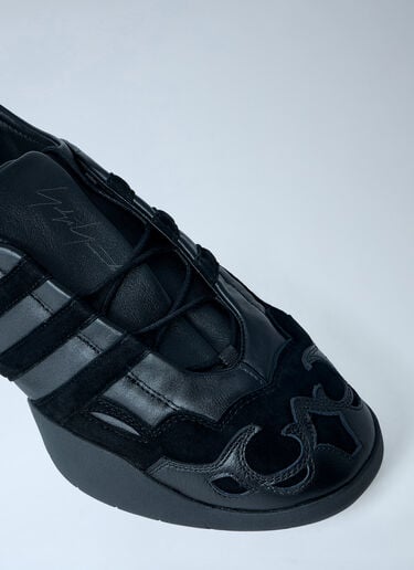 Y-3 Regu 2002 Sneakers Black yyy0164019
