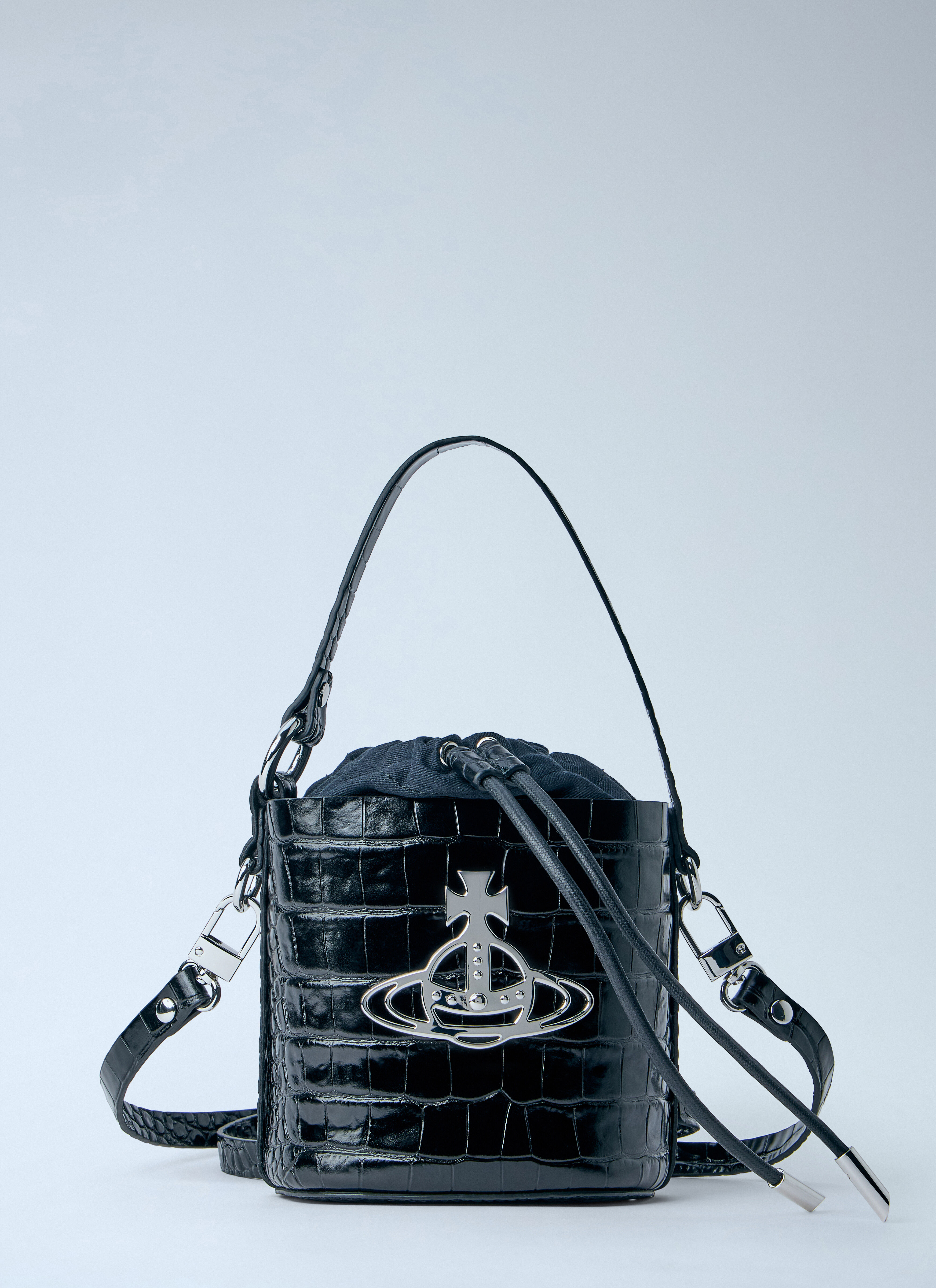 Vivienne Westwood ブラックエナメルバケットバッグ Vivienne Westwood Men's' Daisy Drawstring Bucket Bag in Black | LN-CC®