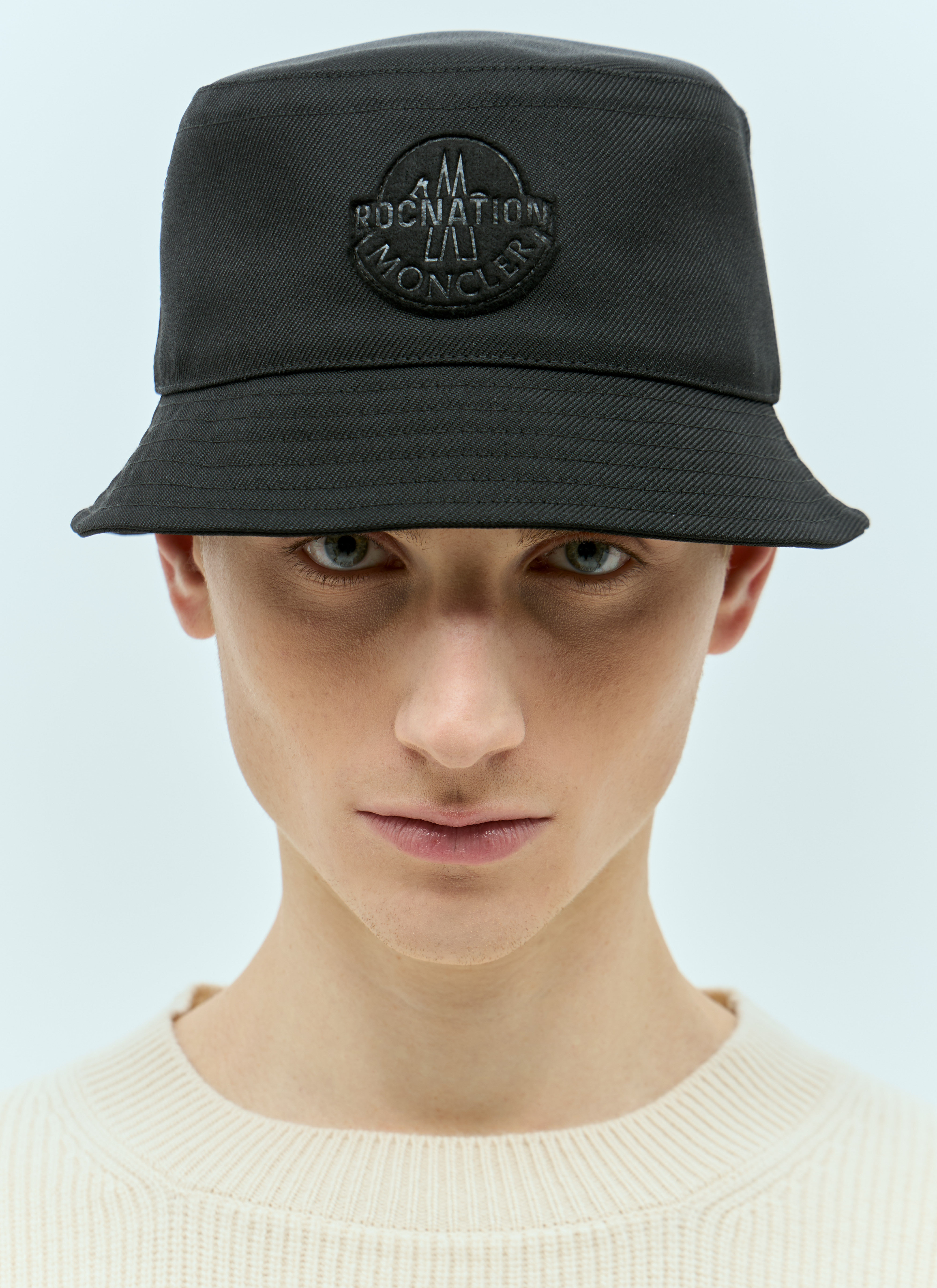 Moncler Logo Patch Bucket Hat Black mon0156036