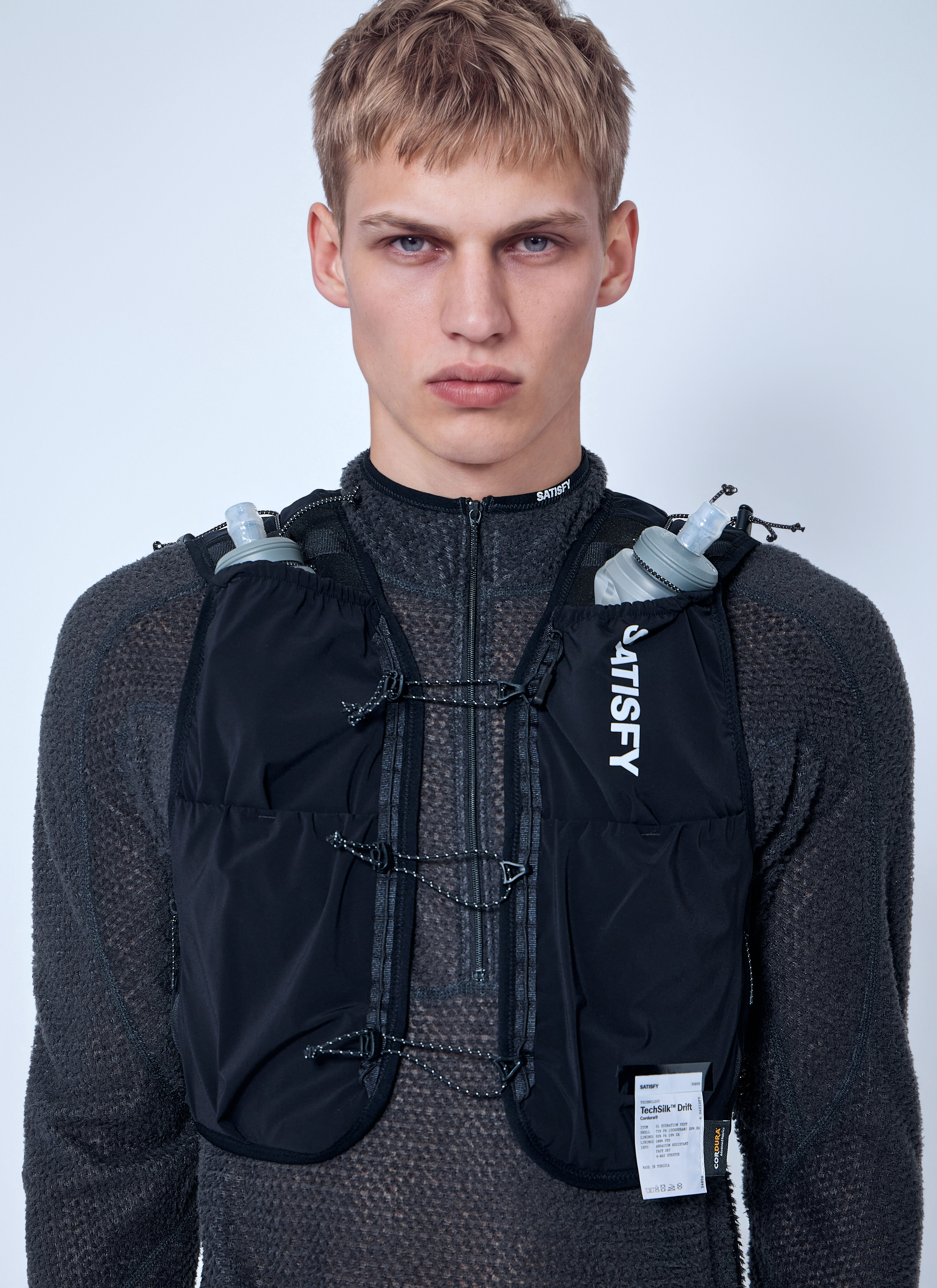 SATISFY Running Vest ブラック Satisfy Men's' TechSilk™ Drift Cordura® 5L Hydration Vest in Black