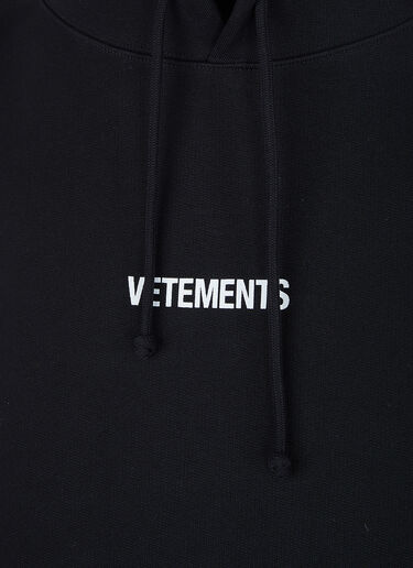 VETEMENTS ロゴラベル フーデッド スウェットシャツ ブラック vet0147000