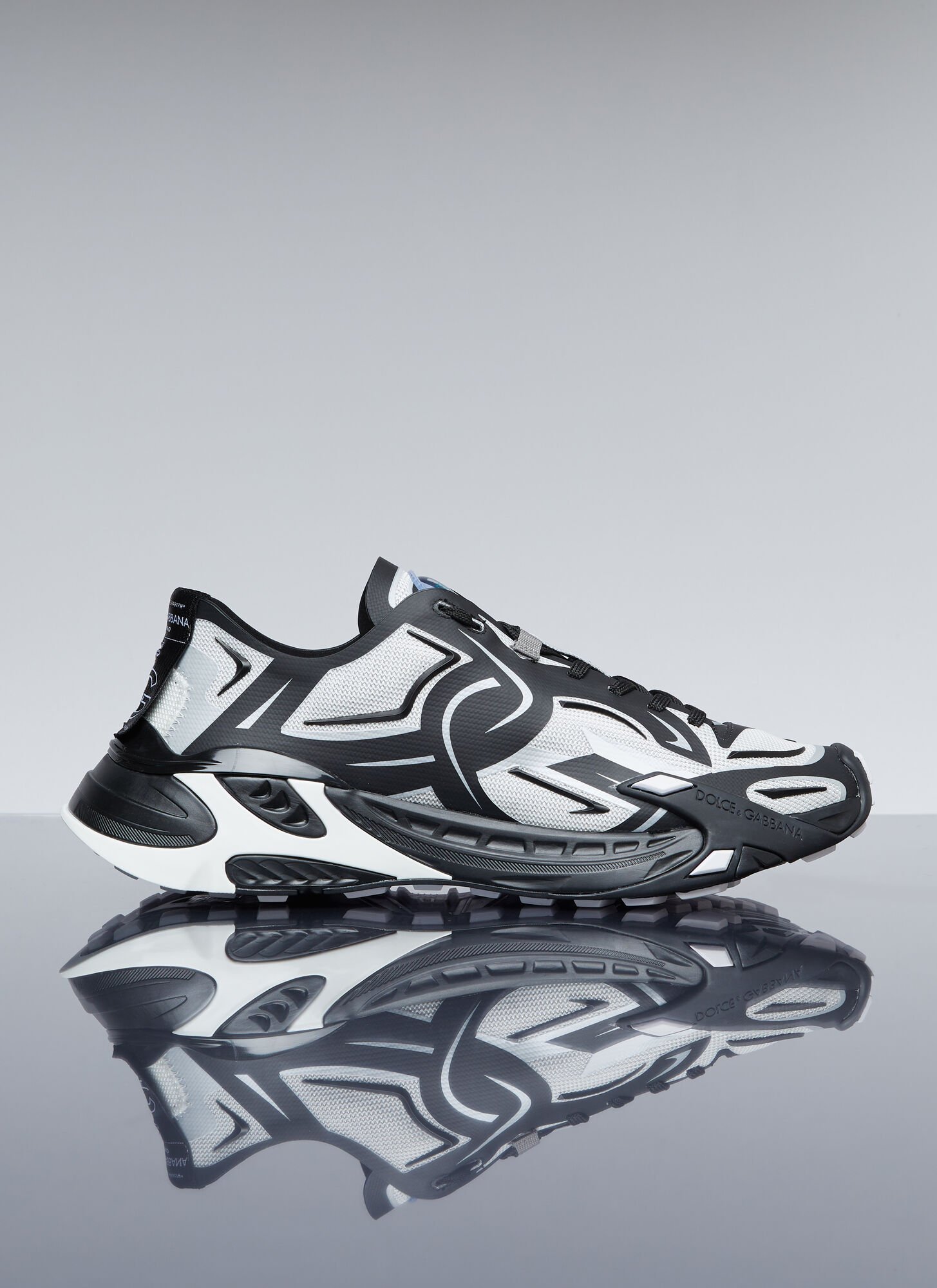 Dolce & Gabbana Two-tones Fabric Dragon Sneakers For Men In Black