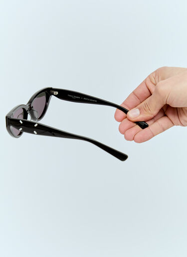 x Maison Margiela MM108 01 Sunglasses Gentle Monster x Maison Margiela MM108 01 Sunglasses Black gtm0356010