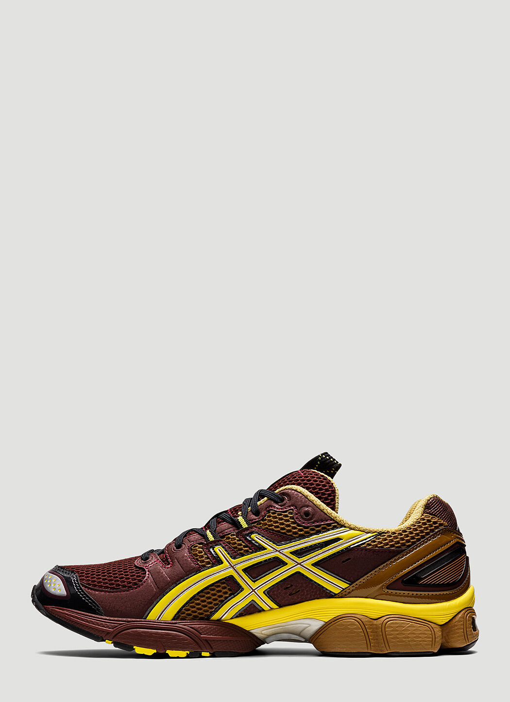 Asics UB3 S Gel Nimbus 9 Sneakers in Burgundy LN CC