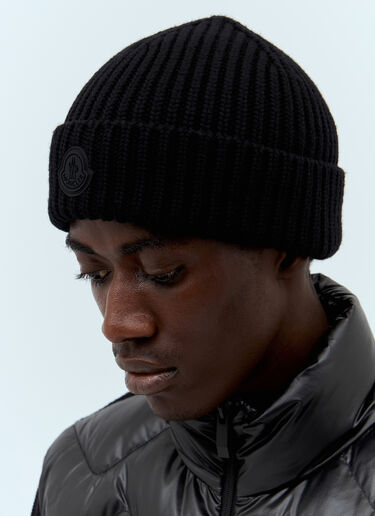 Moncler Logo Patch Beanie Hat Black mon0157054