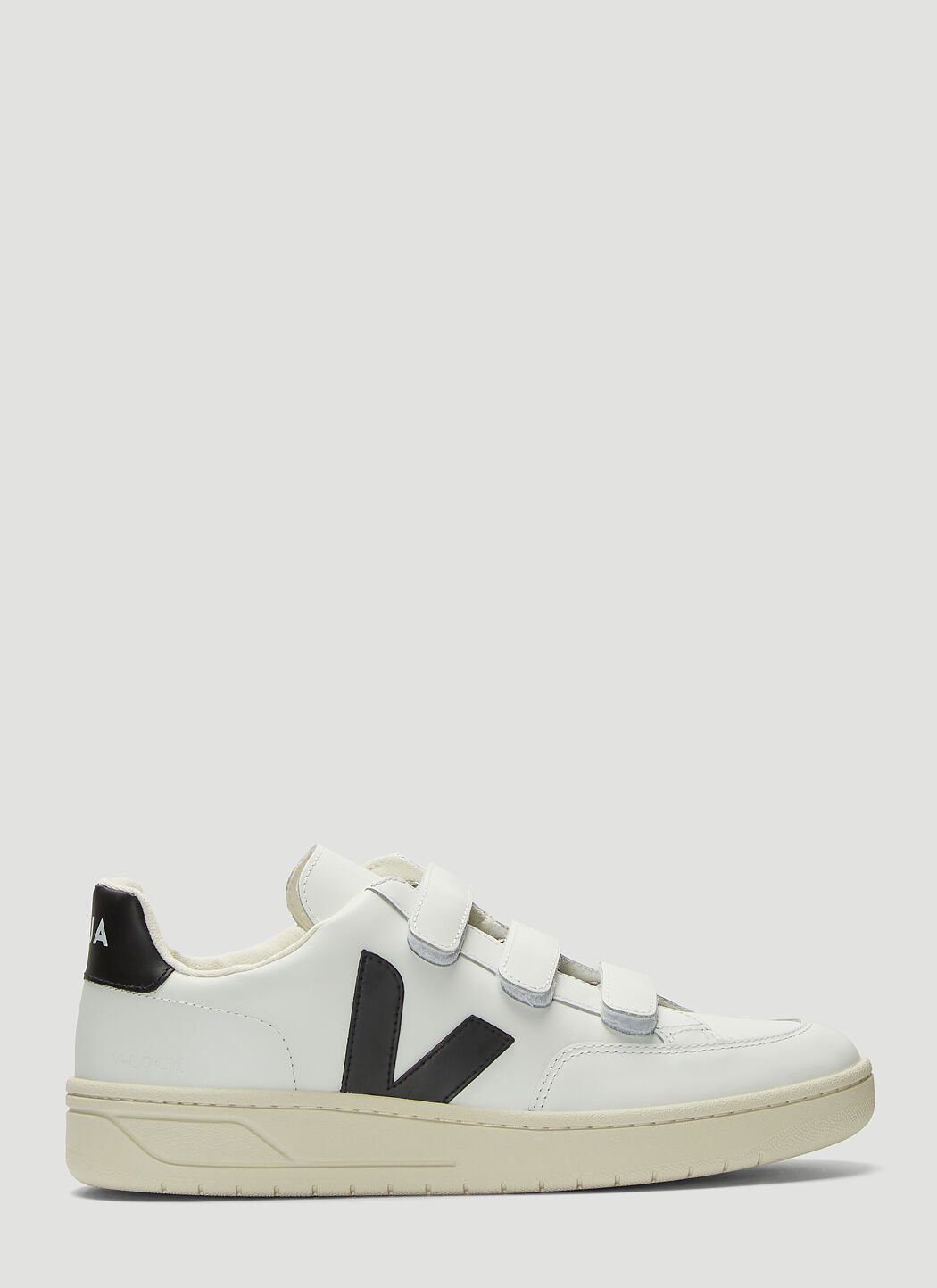 Veja v sales lock white