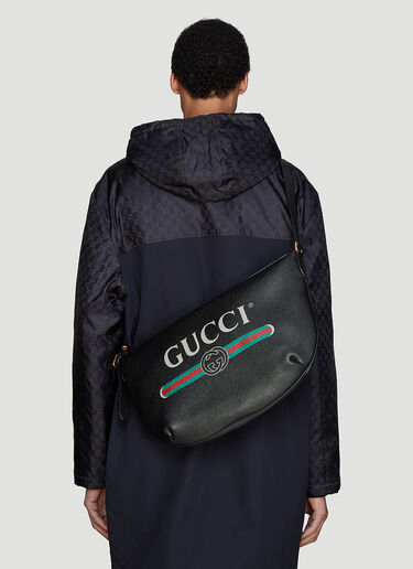 Gucci Logo Print Half-Moon Hobo Bag Black guc0135027