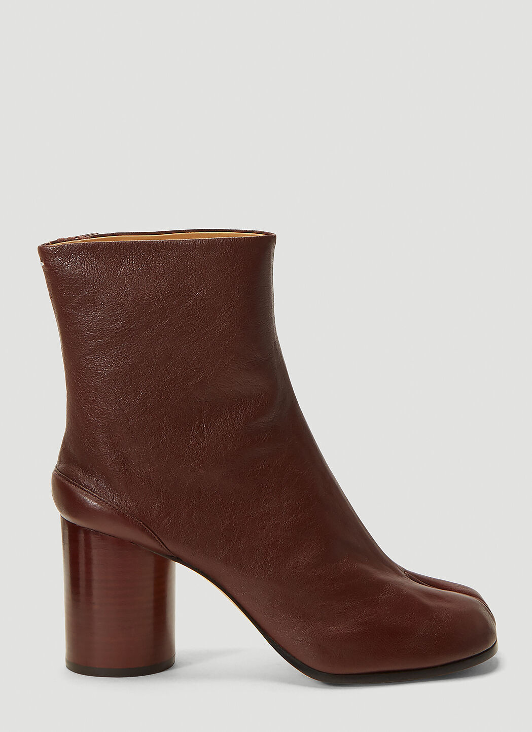 Maison margiela hot sale tabi boots